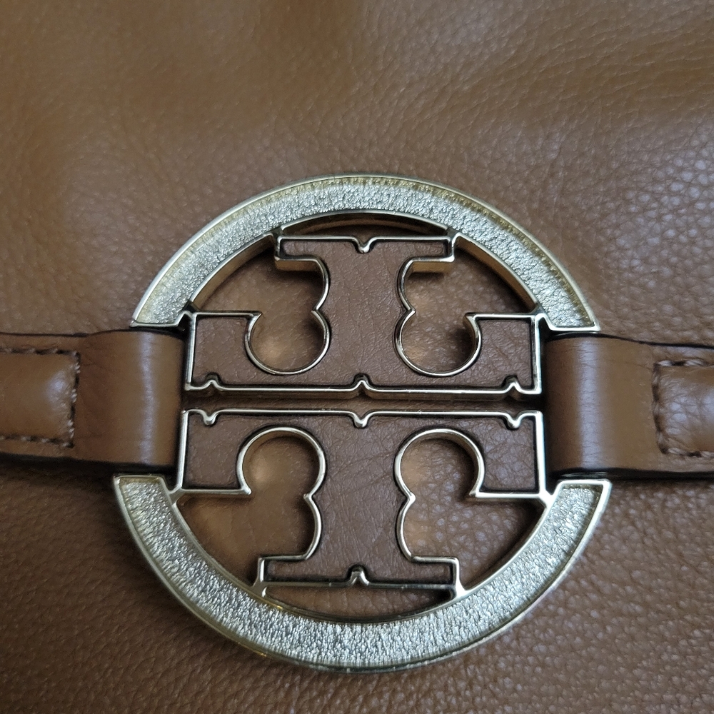 Tory Burch Amanda Easy Tote Bag in tan - Picture 10 of 16